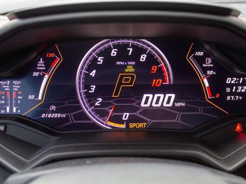 Used 2020 Lamborghini Huracan EVO AWD/4WD image 14