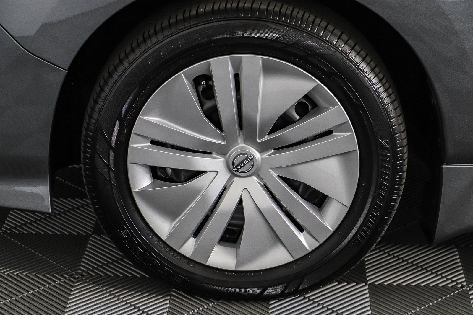 Used 2025 Nissan Leaf S FWD image 11