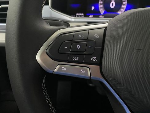 New 2025 Volkswagen Taos SE image 14