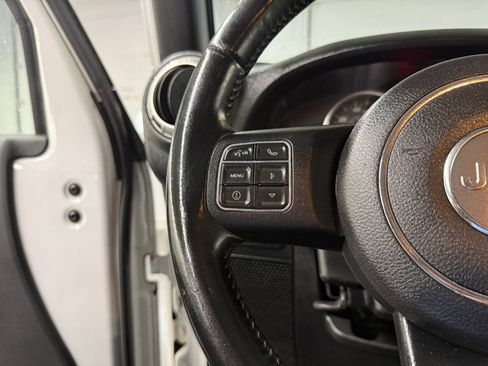 Used 2015 Jeep Wrangler Rubicon w/ Dual Top Group AWD/4WD image 25