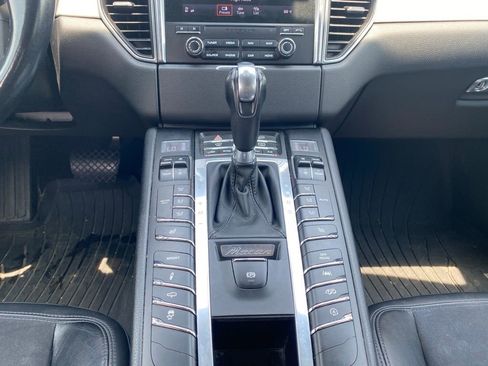 Used 2017 Porsche Macan GTS AWD/4WD image 16
