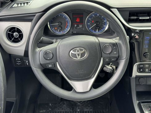 Used 2018 Toyota Corolla LE w/ Body Protection Package FWD image 11
