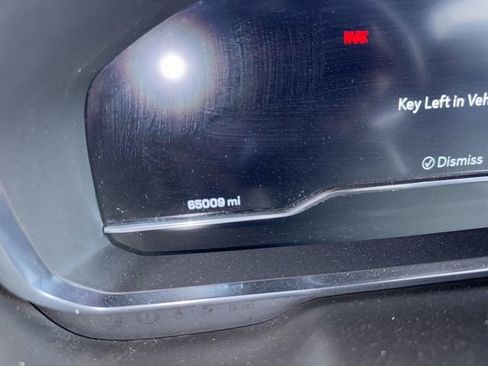 Used 2024 Chevrolet Suburban LT image 11