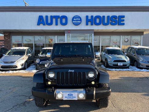 Used 2011 Jeep Wrangler Sahara image 2