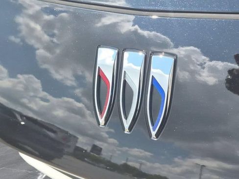 Used 2025 Buick Envista Sport Touring w/ Experience Buick Package FWD image 9