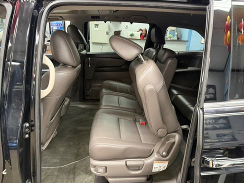 Used 2016 Honda Odyssey Touring Elite image 22