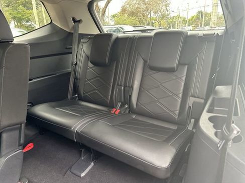 Used 2025 Volkswagen Atlas SE image 36