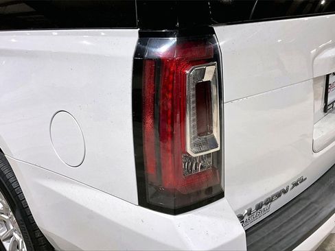 Used 2018 GMC Yukon XL SLT image 27