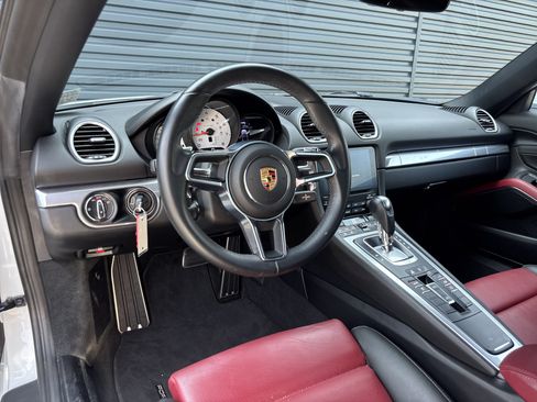 Certified 2019 Porsche 718 Boxster RWD image 30