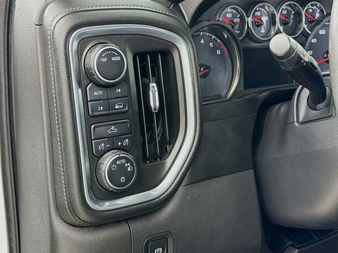 Used 2020 Chevrolet Silverado 1500 LT AWD/4WD image 12