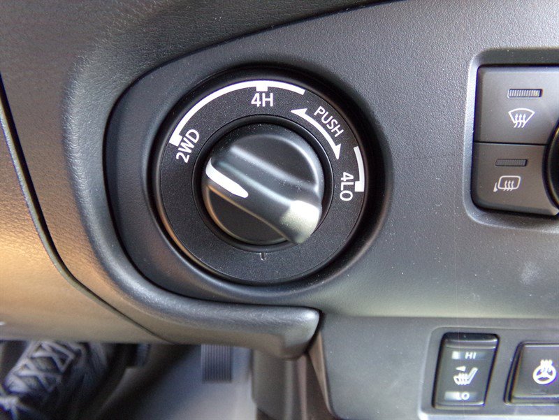 Used 2022 Nissan Frontier SV AWD/4WD image 33