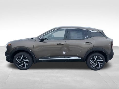 New 2026 Nissan Kicks SV FWD image 5