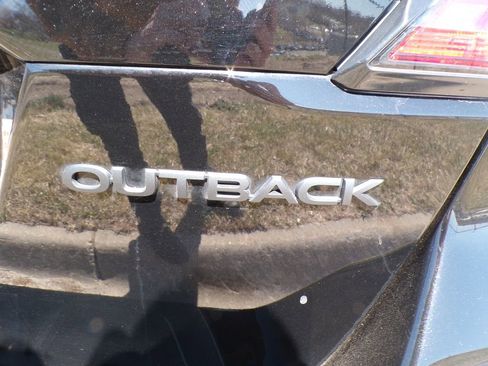 Used 2023 Subaru Outback Onyx Edition image 5