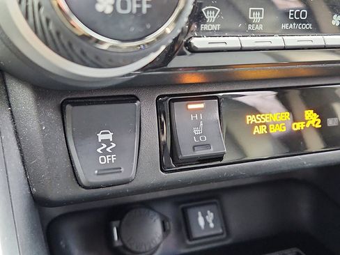 Used 2019 Toyota RAV4 XSE image 29