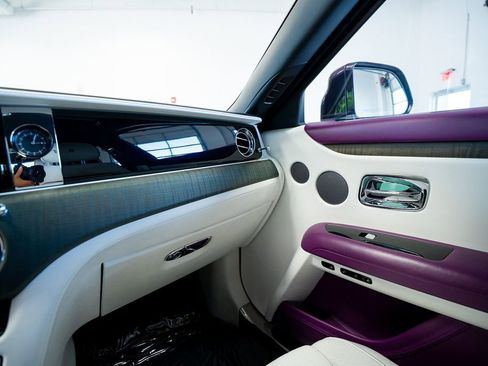Used 2022 Rolls-Royce Ghost w/ Ghost Package AWD/4WD image 36