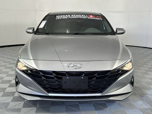 Used 2022 Hyundai Elantra SEL FWD image 3