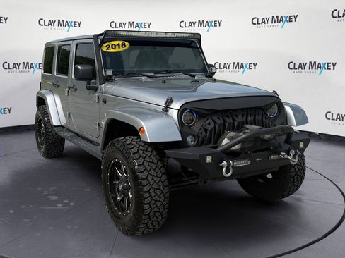 Used 2018 Jeep Wrangler Unlimited Sahara w/ Connectivity Group image 7