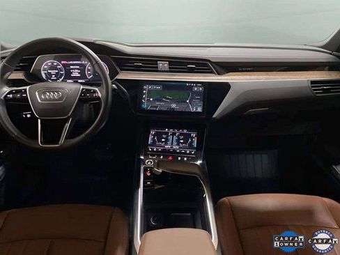 Used 2022 Audi e-tron Premium Plus w/ Premium Plus Package image 16