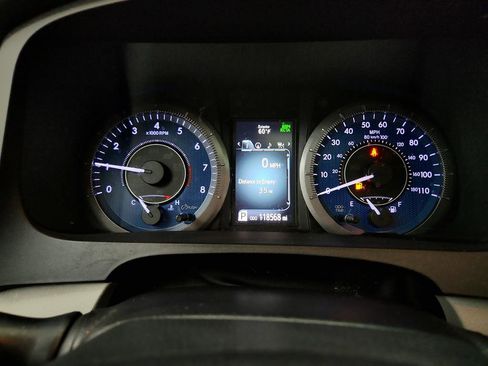 Used 2018 Toyota Sienna XLE image 18