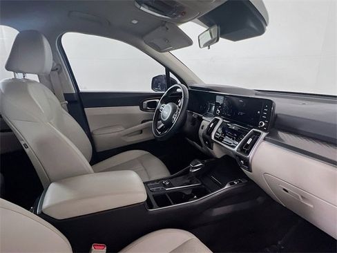 Used 2023 Kia Sorento S image 25