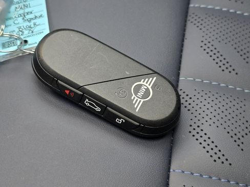 Used 2026 MINI Cooper 4-Door Hardtop FWD image 33