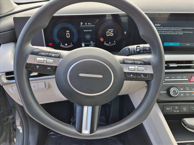 Certified 2025 Hyundai Tucson SE FWD image 26