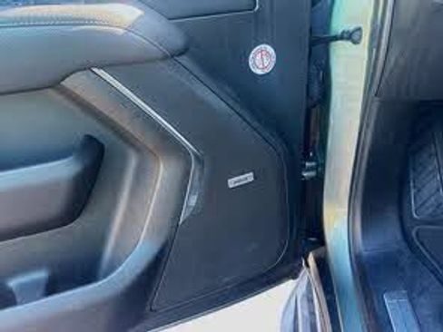 Used 2023 Chevrolet Suburban Premier image 23