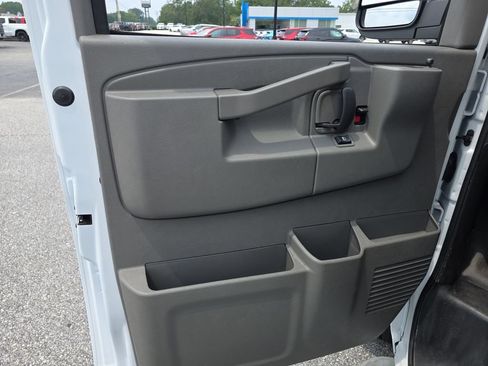 Certified 2025 Chevrolet Express 2500 w/ Driver Convenience Package RWD image 18