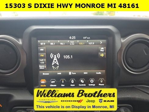 Certified 2023 Jeep Gladiator Sport image 18