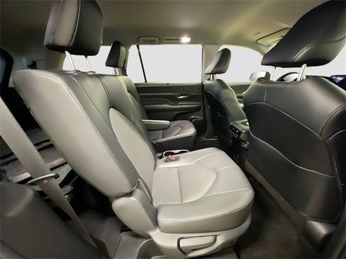 Used 2024 Toyota Grand Highlander XLE image 30