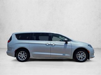 Used 2022 Chrysler Voyager LX FWD video 4