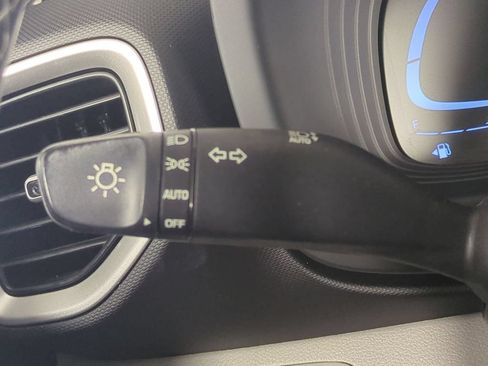 Used 2023 Hyundai Venue SEL FWD image 28