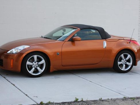 Used 2006 Nissan 350Z Touring RWD image 15
