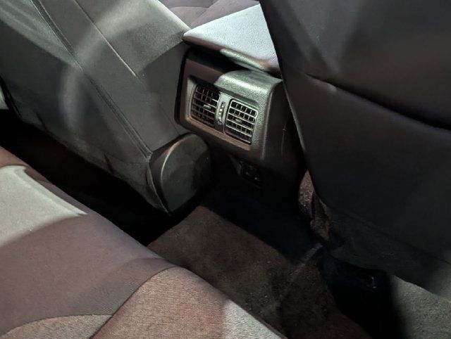 Used 2025 Toyota Camry LE FWD image 33