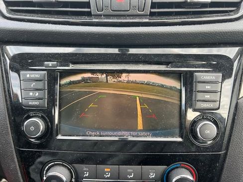 Used 2019 Nissan Rogue Sport S image 13