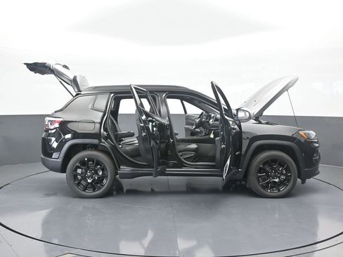 Used 2026 Jeep Compass Latitude AWD/4WD image 64
