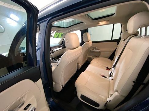 Used 2020 Mercedes-Benz GLB 250 4MATIC image 29