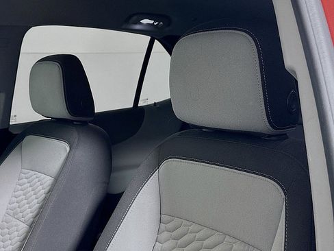 Used 2020 Chevrolet Equinox LS w/ LS Convenience Package image 19