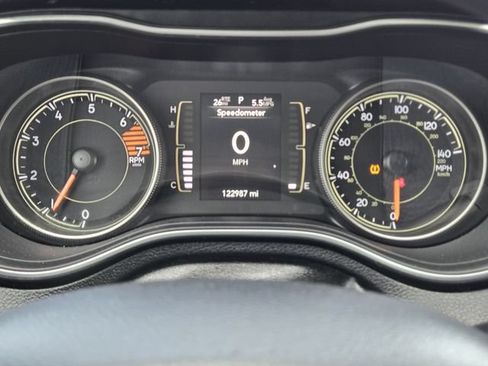 Used 2019 Jeep Cherokee Latitude w/ Popular Appearance Group FWD image 15