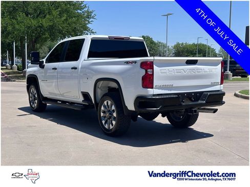 Used 2022 Chevrolet Silverado 2500 Custom w/ Custom Value Package AWD/4WD image 12