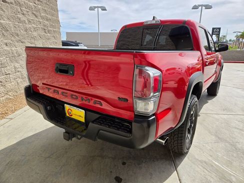 Used 2022 Toyota Tacoma TRD Off-Road AWD/4WD image 5