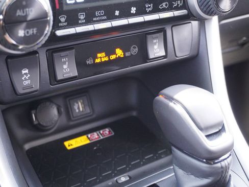 Used 2025 Toyota RAV4 XLE Premium w/ Weather Package AWD/4WD image 27