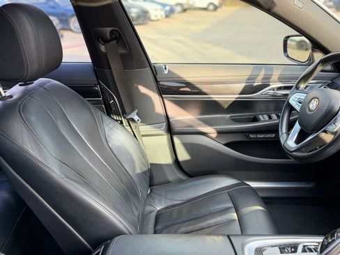 Used 2018 BMW 740i image 13