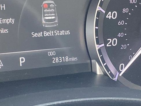 Used 2023 Toyota Highlander LE FWD image 10