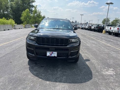 New 2025 Jeep Grand Cherokee L Limited w/ Black Appearance Package image 11