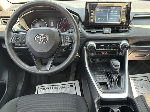 Used 2019 Toyota RAV4 LE AWD/4WD image 10