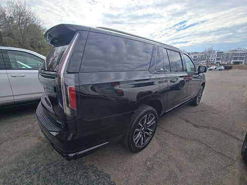 Used 2021 Cadillac Escalade ESV Sport Platinum AWD/4WD image 2