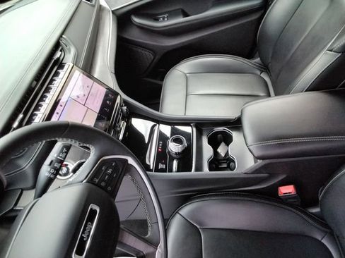 Used 2024 Jeep Grand Cherokee L Limited w/ Black Appearance Package image 23