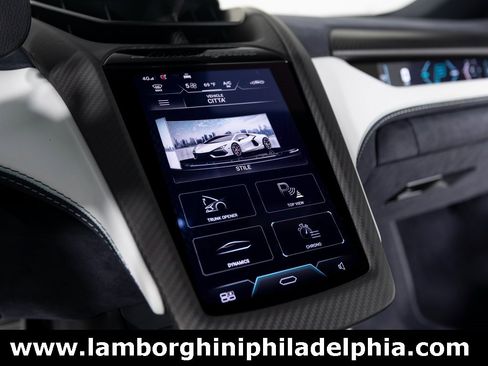 Used 2025 Lamborghini Revuelto image 25