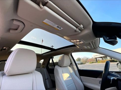 Used 2025 Mercedes-Benz GLE 350 4MATIC image 14